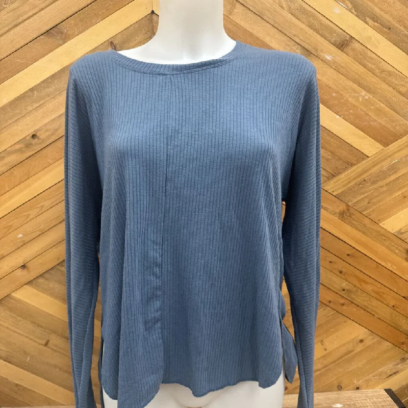 Basin + Range - Women's L/S Shirt - MSRP comp $70: Blue-women-MD-- Houndstooth Herringbone Solid Basin + Range - Women's L/S Shirt - MSRP comp $70: Blue-women-MD-- Houndstooth Herringbone Solid