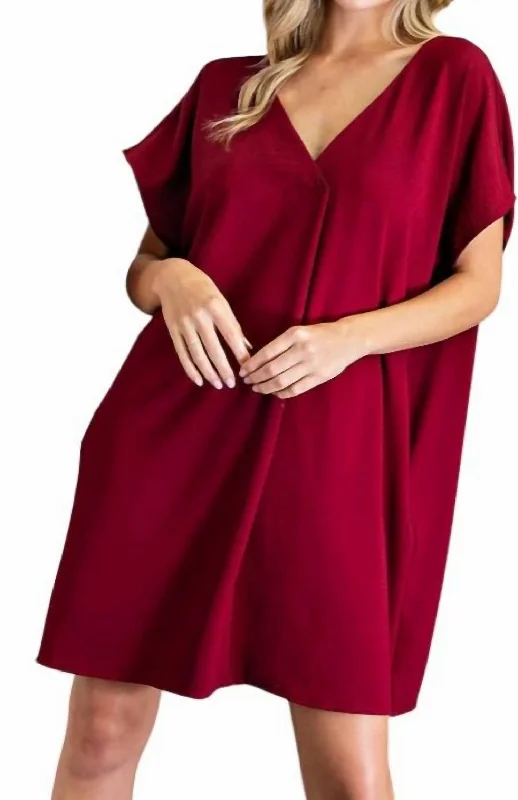 Short Sleeve V-Neck Dress With Pockets Plus In Red Square Neckline Feminine
