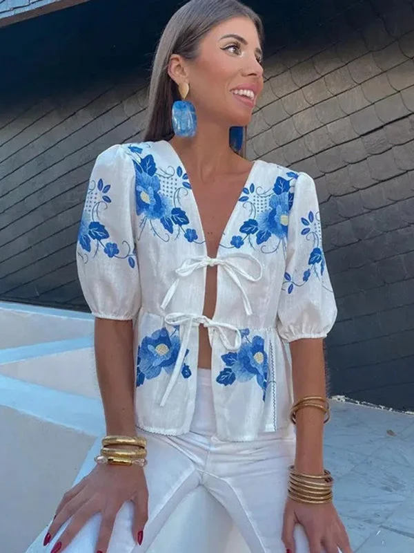 Ivy'S Irregular Floral Print V-Neck Short-Sleeved Bow-Detailed Lace-Up Crop Top Collared Crew Neck Turtle Neck