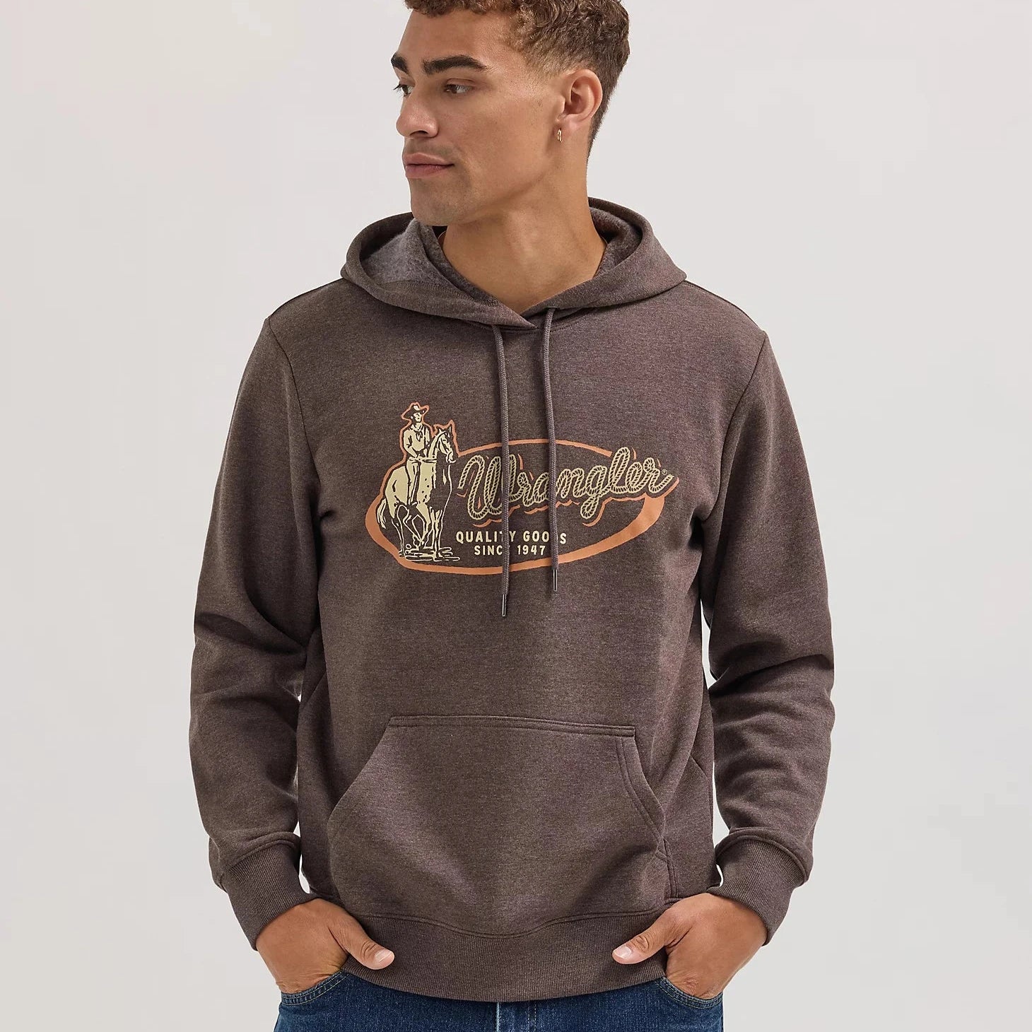 Wrangler Men's Cowboy On Horseback Logo Pullover Hoodie in Chocolate Torte Spaghetti Sleeve Top