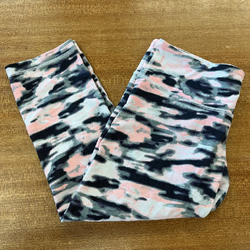 Lululemon - Women's Printed Cropped Leggings: Pink/Grey-women-8 Cozy Textured Workout Leggings Lululemon - Women's Printed Cropped Leggings: Pink/Grey-women-8 Cozy Textured Workout Leggings