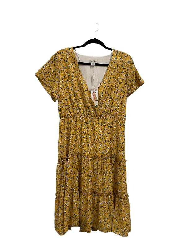 Dress Casual Midi By Charlie Paige In Yellow, Size: M Trendy Flared Sleeve Midi Dress Dress Casual Midi By Charlie Paige In Yellow, Size: M Trendy Flared Sleeve Midi Dress