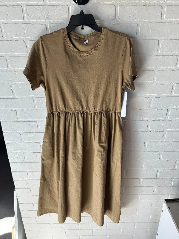 Dress Casual Midi By Uniqlo In Tan, Size: L Stylish Button-Up Midi Dress